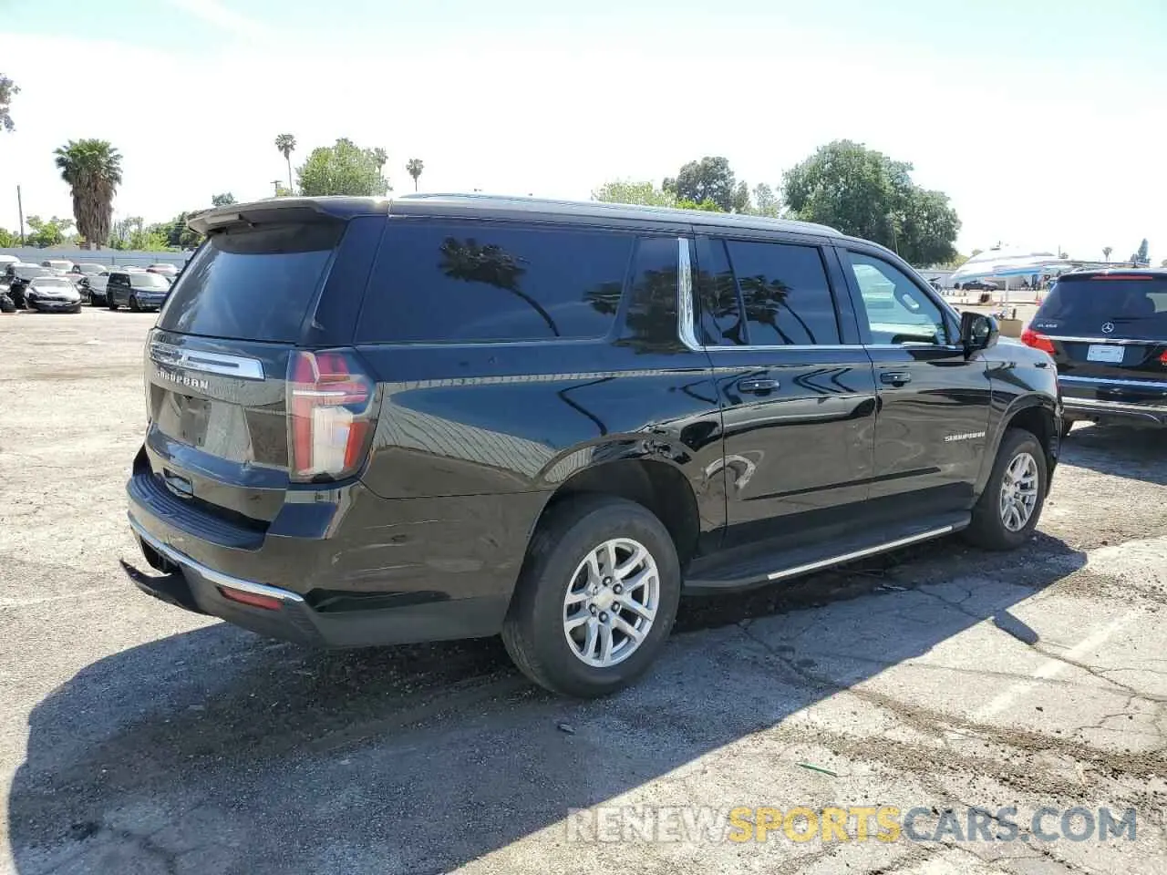 3 Фотография поврежденного автомобиля 1GNSKBKD0PR129979 CHEVROLET SUBURBAN 2023