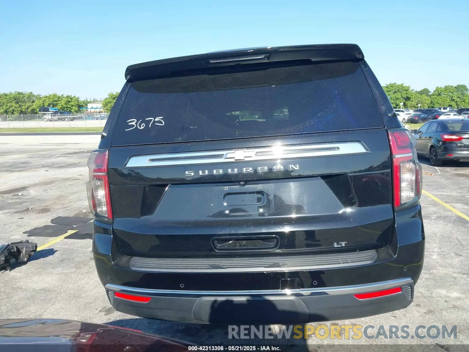 17 Photograph of a damaged car 1GNSKCKD3PR203675 CHEVROLET SUBURBAN 2023