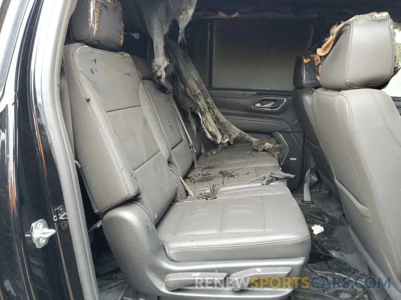 11 Photograph of a damaged car 1GNSKCKDXPR438333 CHEVROLET SUBURBAN 2023