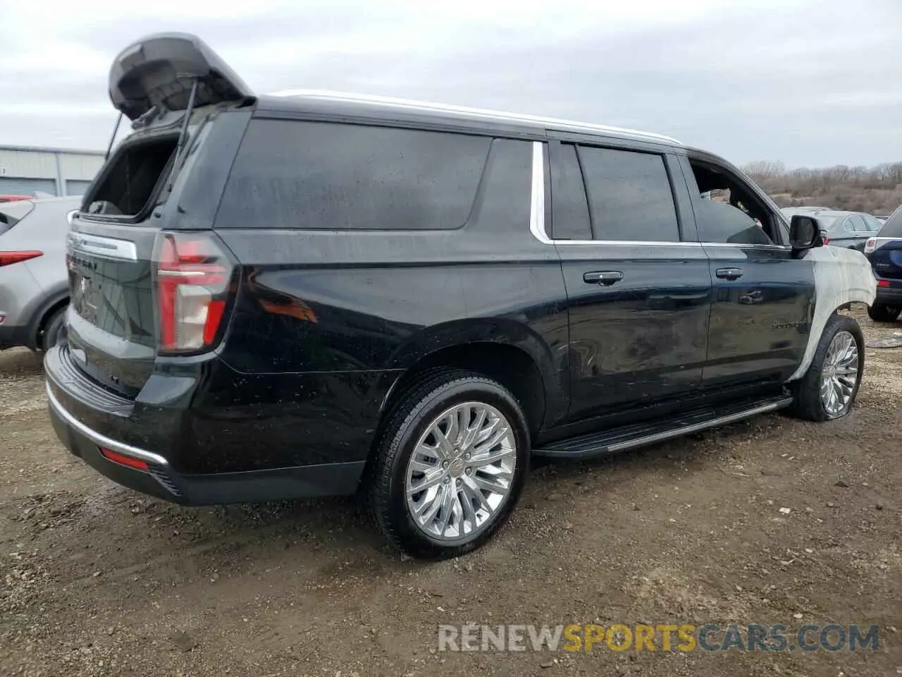 3 Photograph of a damaged car 1GNSKCKDXPR438333 CHEVROLET SUBURBAN 2023