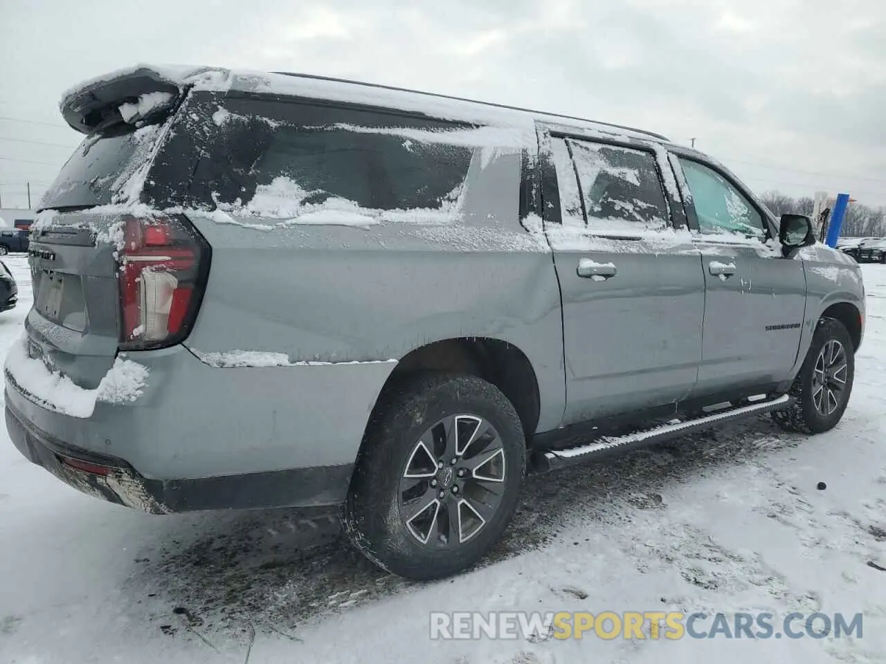 3 Photograph of a damaged car 1GNSKDKD4PR218370 CHEVROLET SUBURBAN 2023