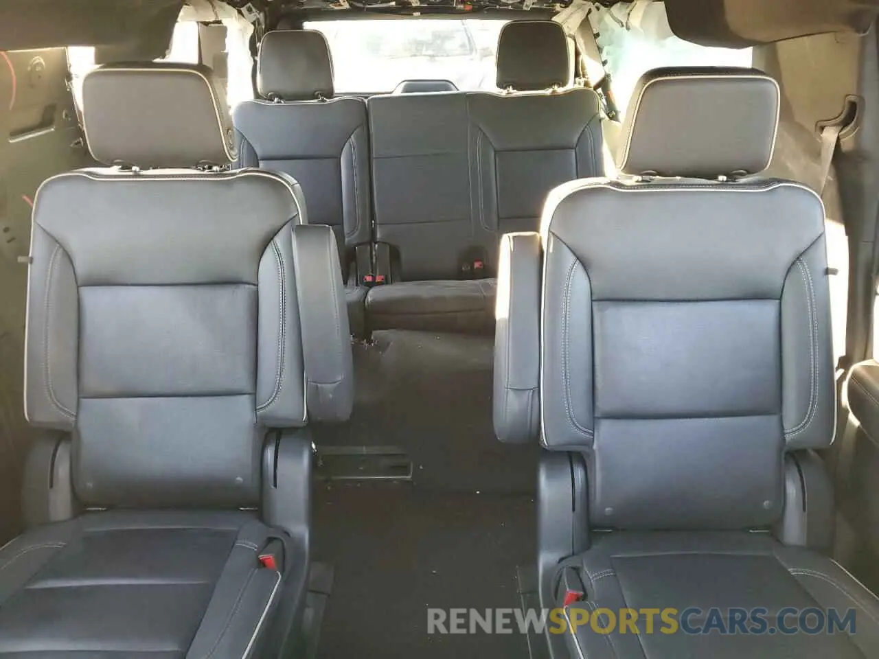 10 Photograph of a damaged car 1GNSKFKD7PR269597 CHEVROLET SUBURBAN 2023
