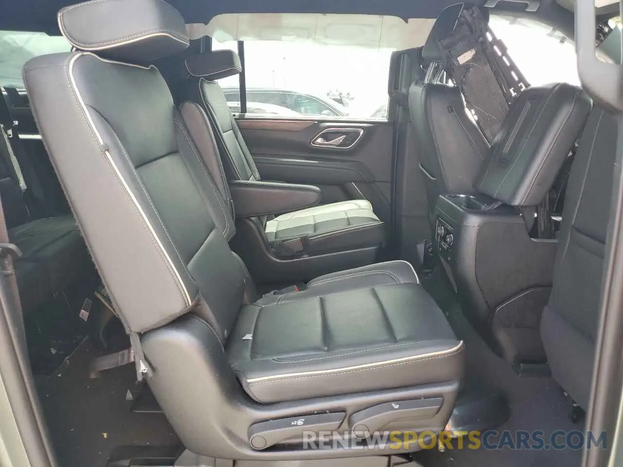 11 Photograph of a damaged car 1GNSKFKD8PR390204 CHEVROLET SUBURBAN 2023