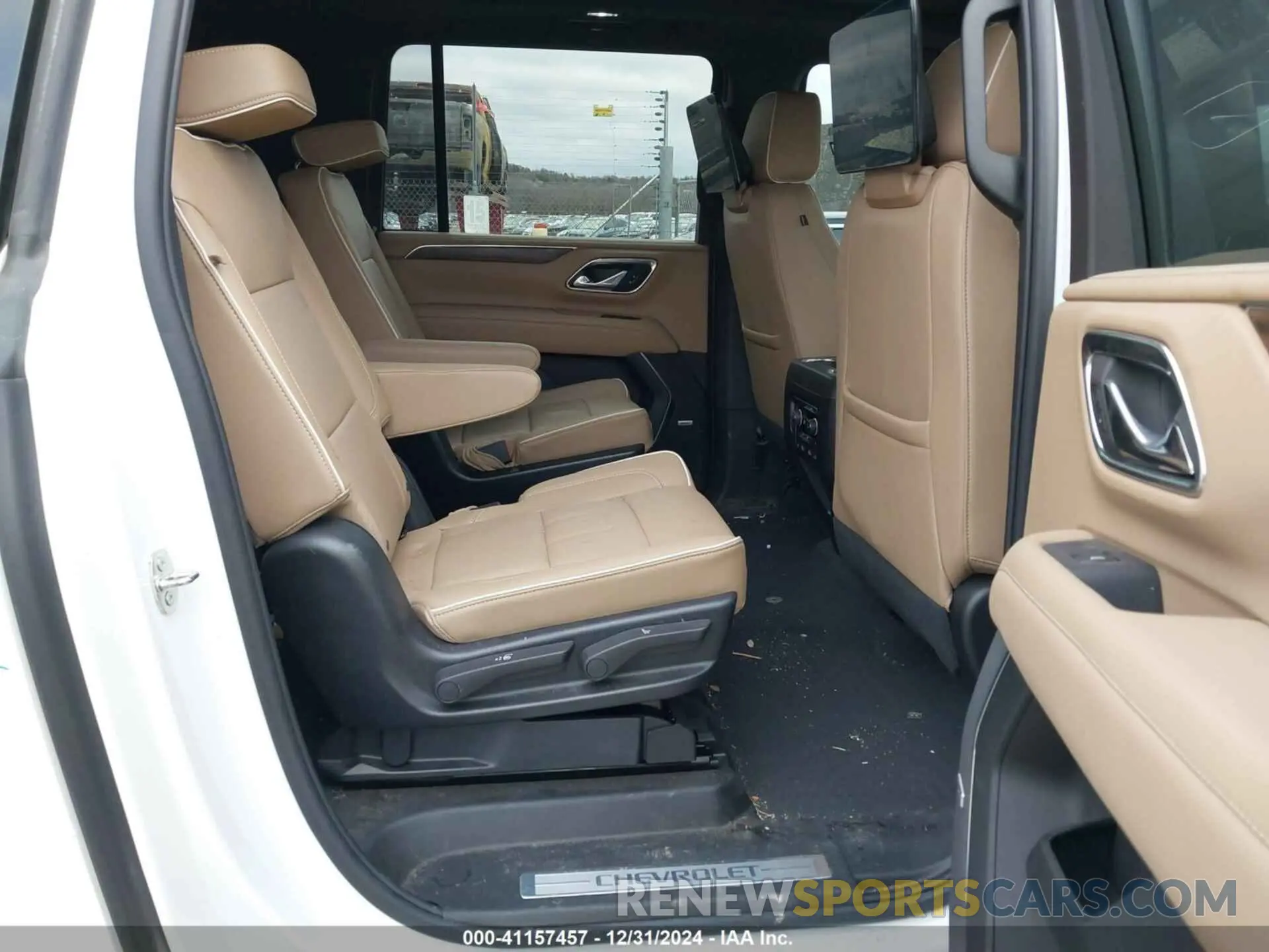 8 Фотография поврежденного автомобиля 1GNSKFKT1PR529998 CHEVROLET SUBURBAN 2023
