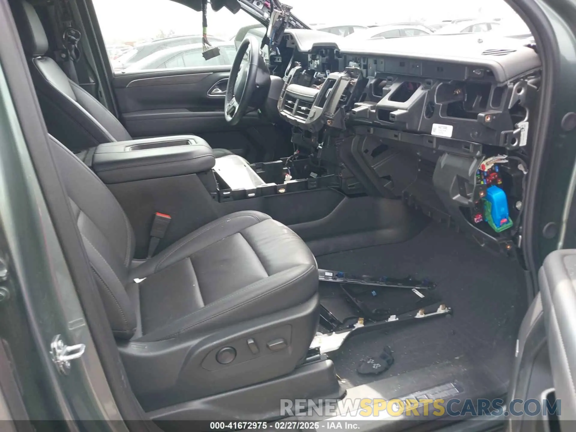 5 Photograph of a damaged car 1GNSCCKD1RR221625 CHEVROLET SUBURBAN 2024