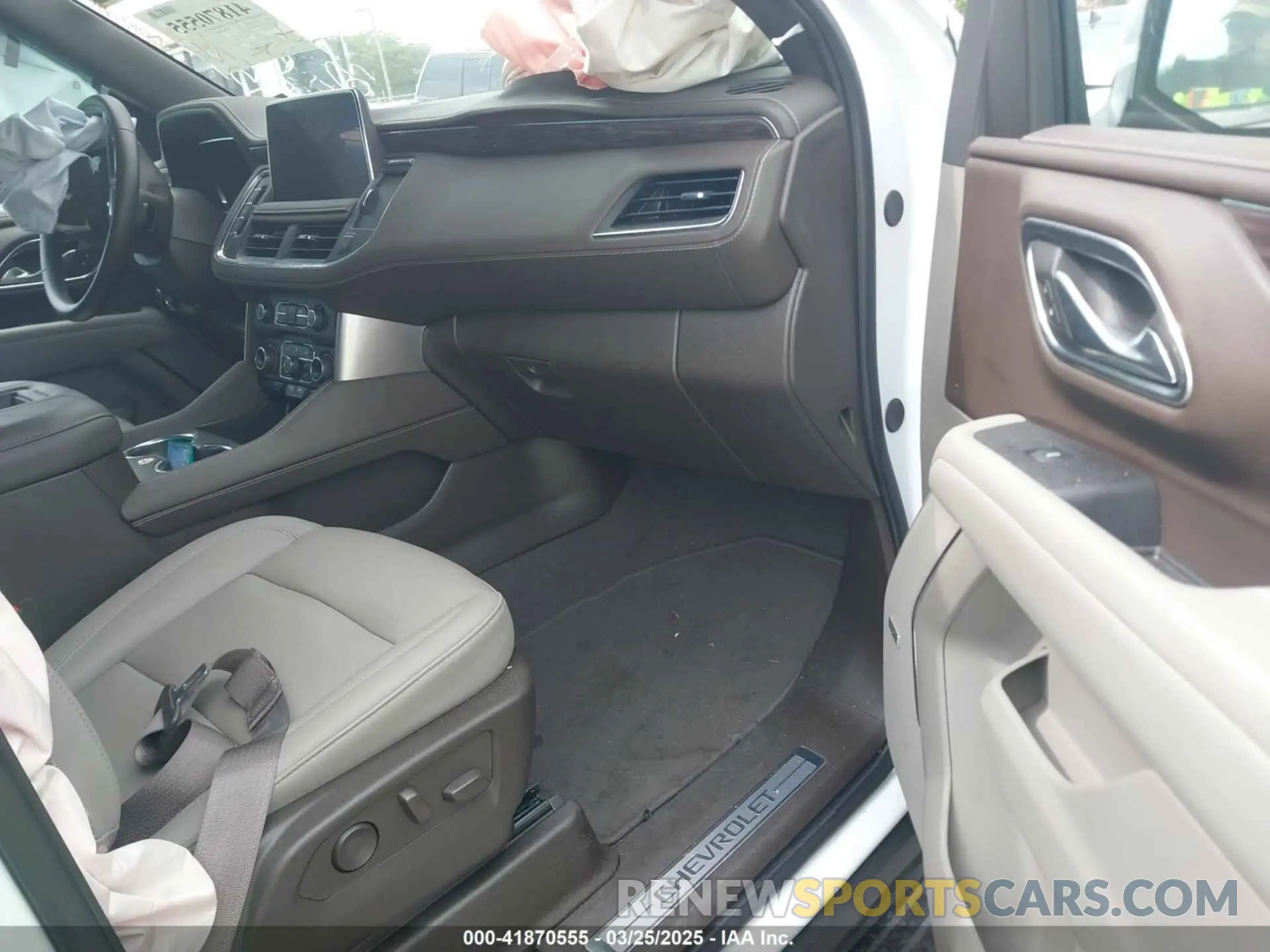 5 Photograph of a damaged car 1GNSCCKDXRR249536 CHEVROLET SUBURBAN 2024
