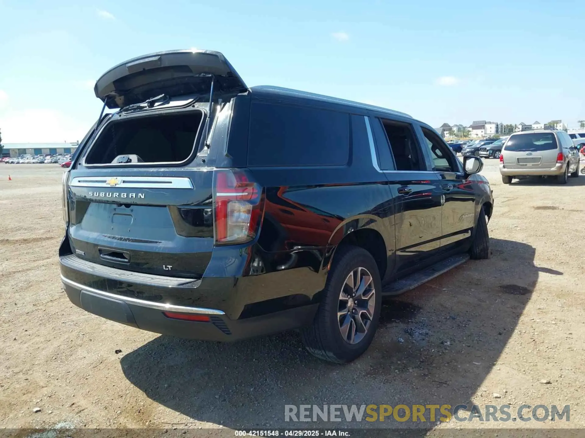 4 Photograph of a damaged car 1GNSCCKT6RR222440 CHEVROLET SUBURBAN 2024