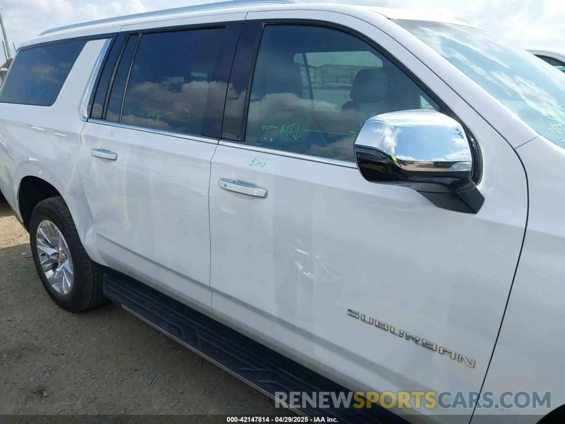 13 Фотография поврежденного автомобиля 1GNSCFKD6RR304985 CHEVROLET SUBURBAN 2024