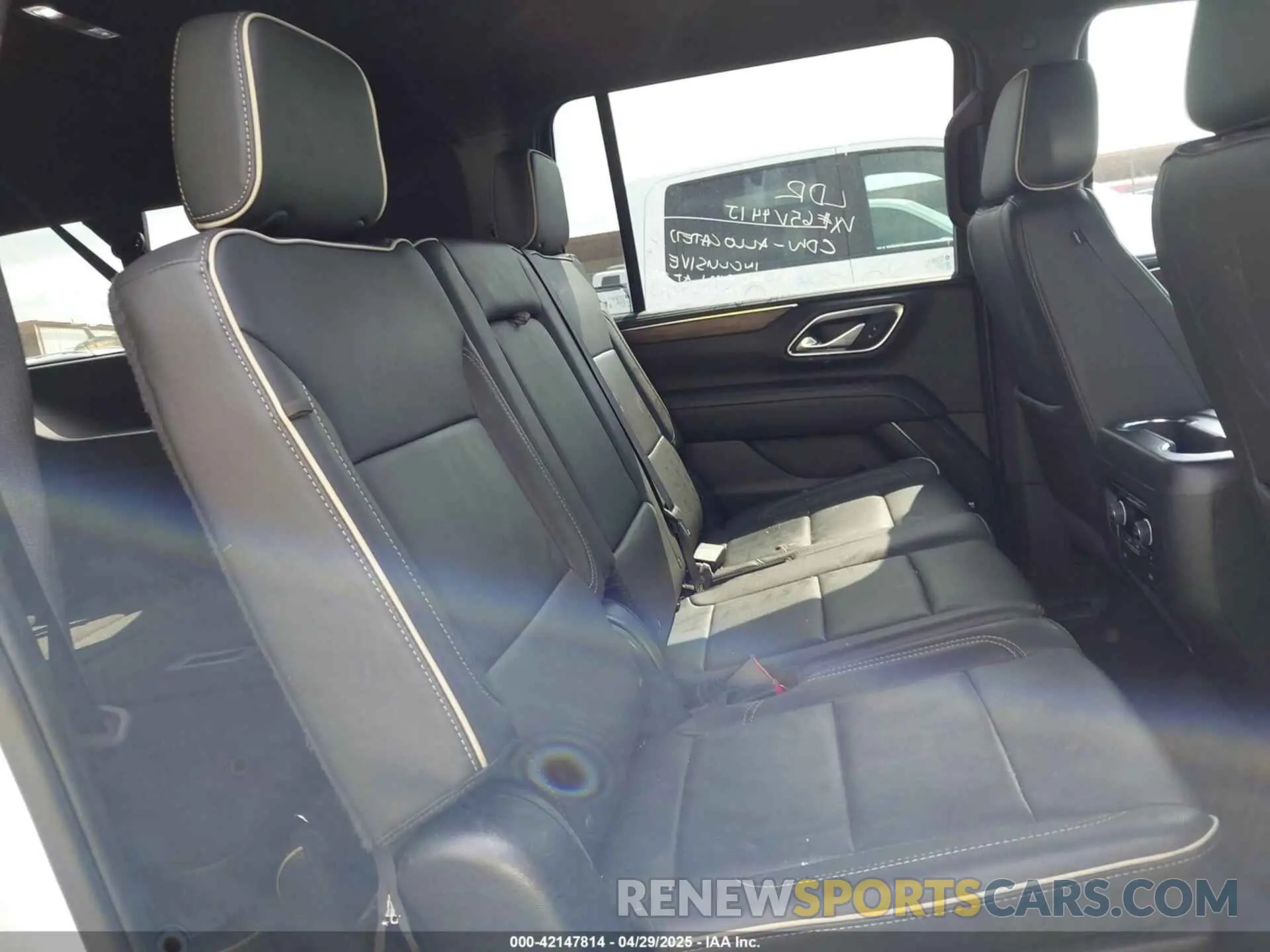 8 Фотография поврежденного автомобиля 1GNSCFKD6RR304985 CHEVROLET SUBURBAN 2024