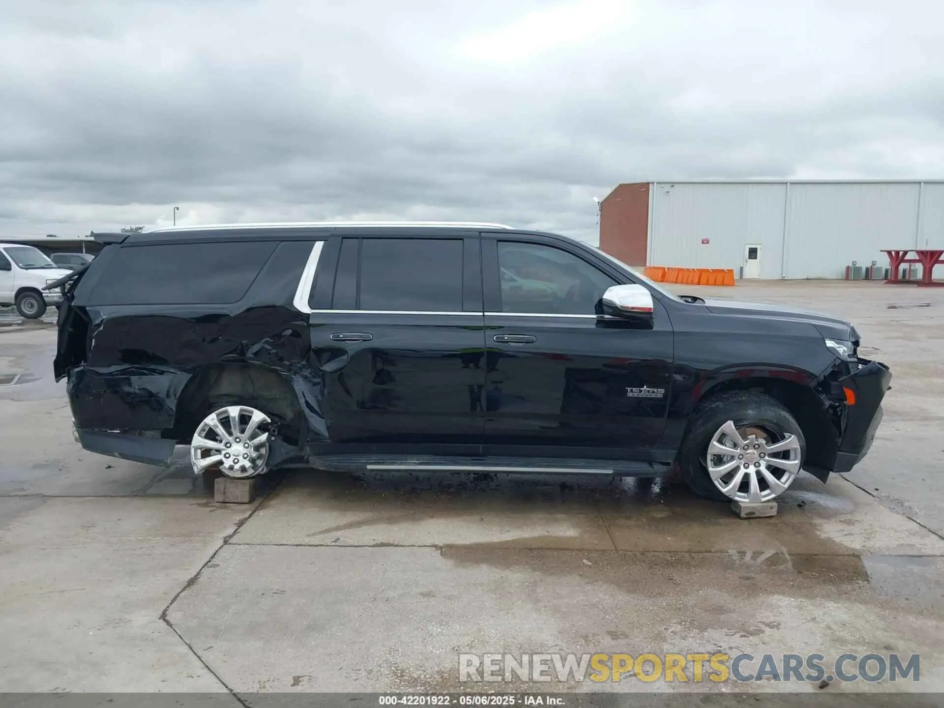 14 Фотография поврежденного автомобиля 1GNSCFKD9RR214598 CHEVROLET SUBURBAN 2024