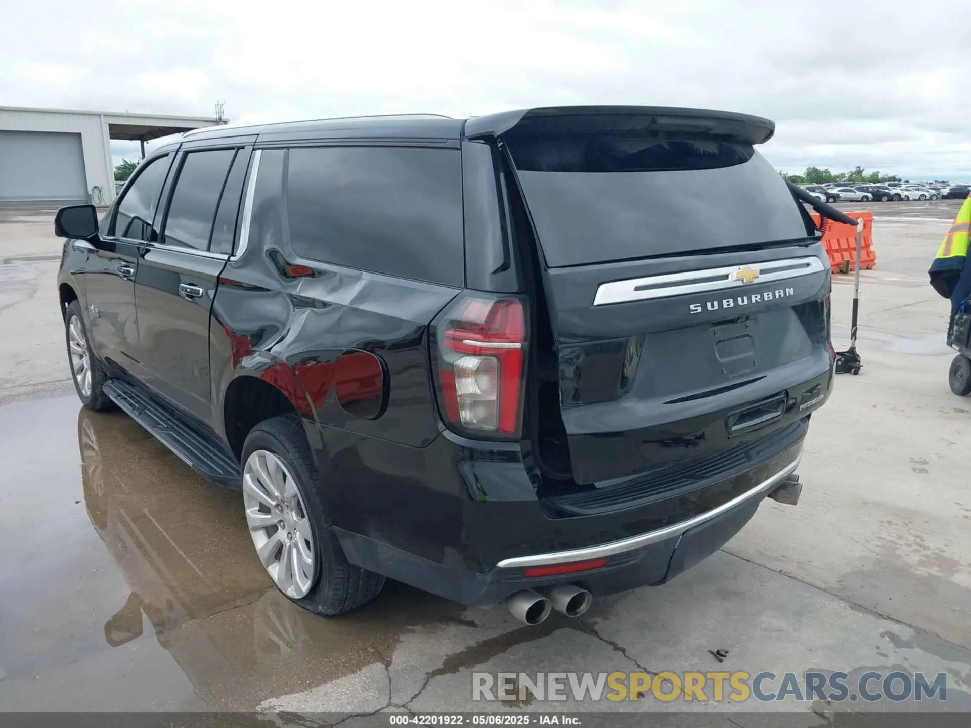 3 Фотография поврежденного автомобиля 1GNSCFKD9RR214598 CHEVROLET SUBURBAN 2024