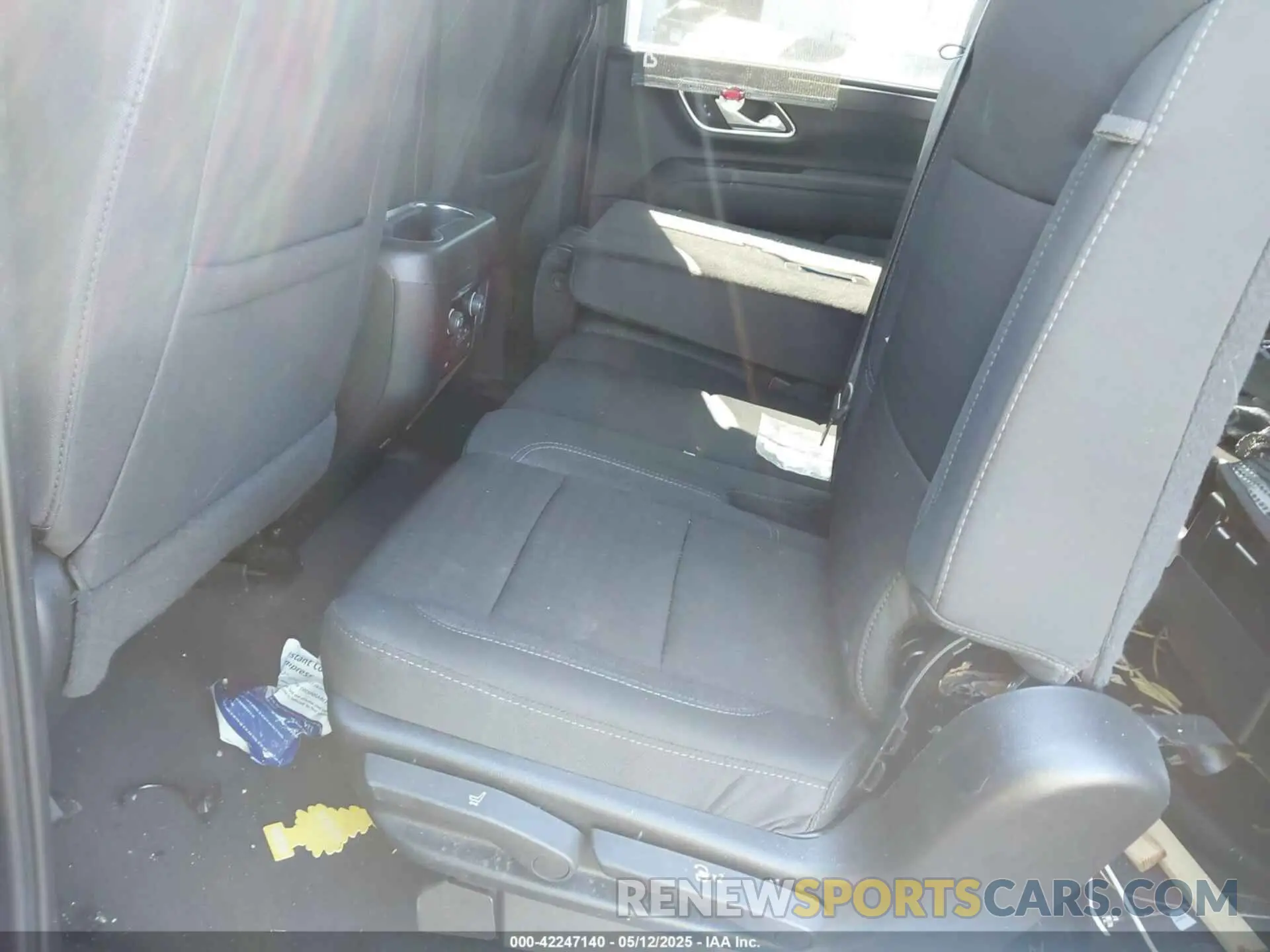8 Фотография поврежденного автомобиля 1GNSKBKD1RR153470 CHEVROLET SUBURBAN 2024