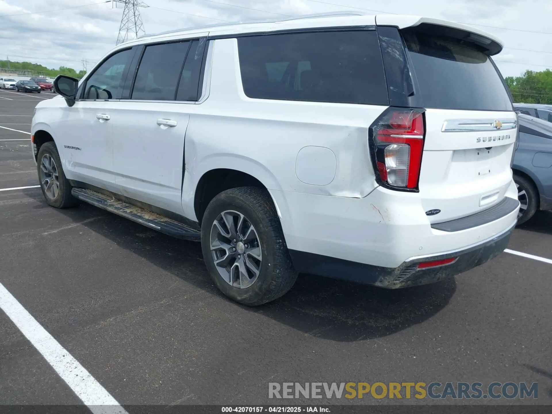 3 Photograph of a damaged car 1GNSKBKD7RR153232 CHEVROLET SUBURBAN 2024