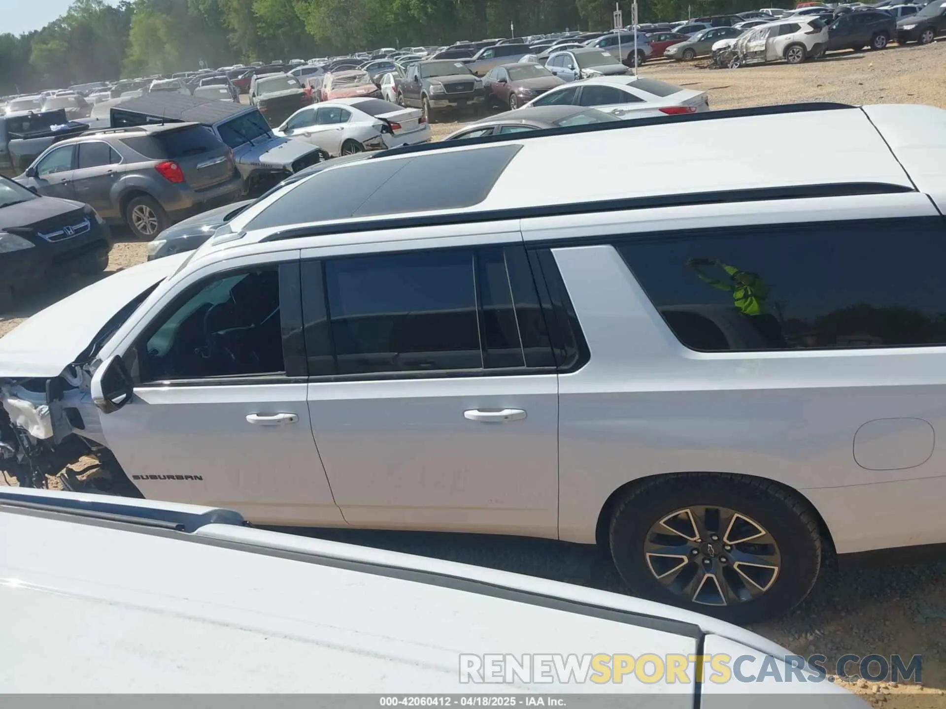 15 Photograph of a damaged car 1GNSKDKD2RR355679 CHEVROLET SUBURBAN 2024