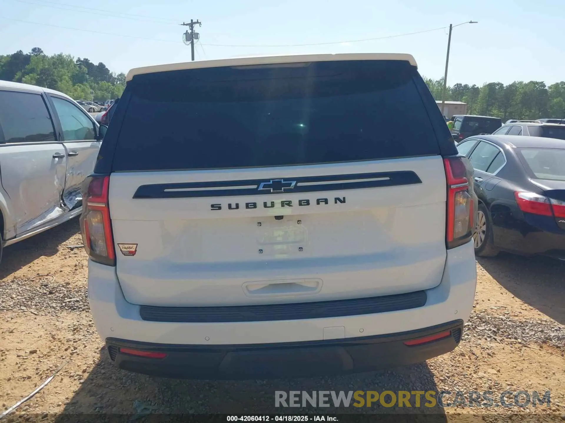 17 Photograph of a damaged car 1GNSKDKD2RR355679 CHEVROLET SUBURBAN 2024