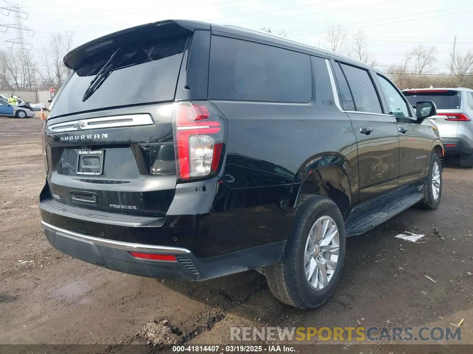 4 Photograph of a damaged car 1GNSKFKT7RR352859 CHEVROLET SUBURBAN 2024