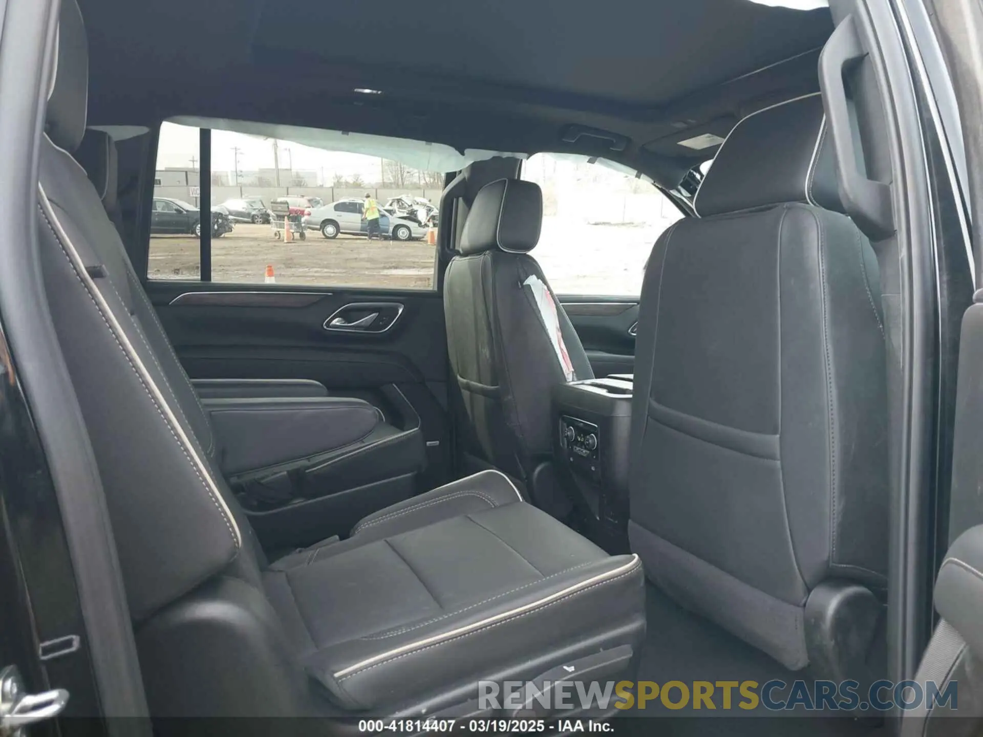 8 Photograph of a damaged car 1GNSKFKT7RR352859 CHEVROLET SUBURBAN 2024