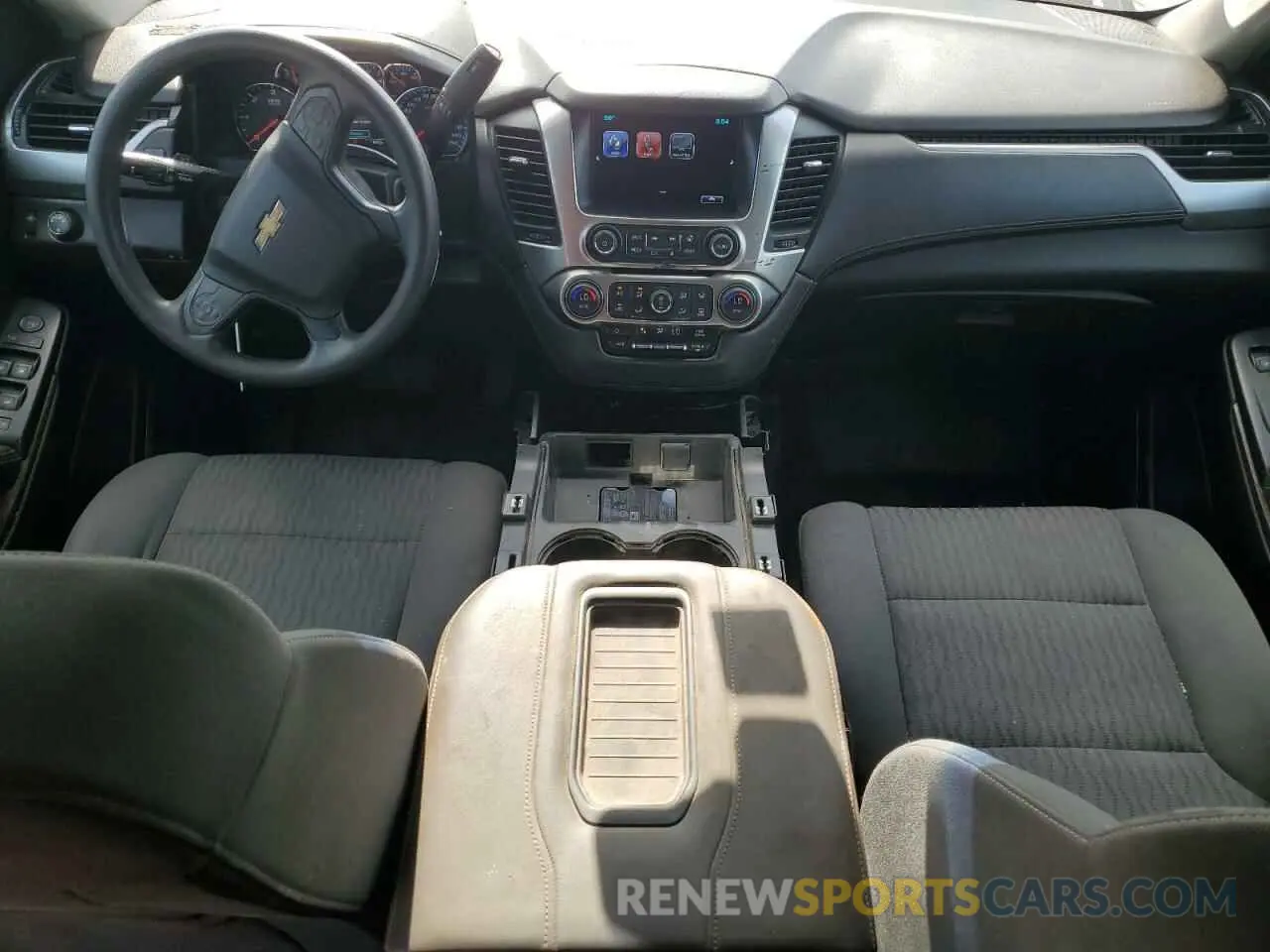 8 Photograph of a damaged car 1GNLCDEC0KR281074 CHEVROLET TAHOE 2019