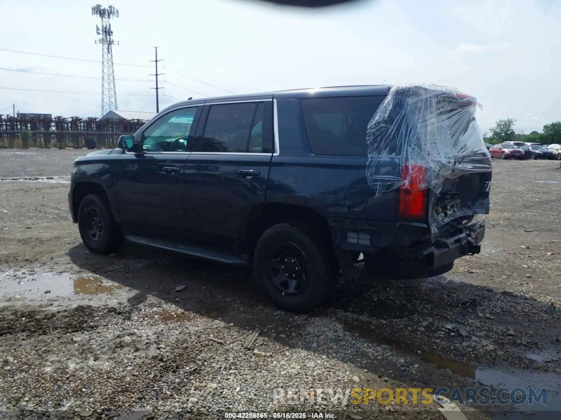 3 Фотография поврежденного автомобиля 1GNLCDEC1KR218436 CHEVROLET TAHOE 2019
