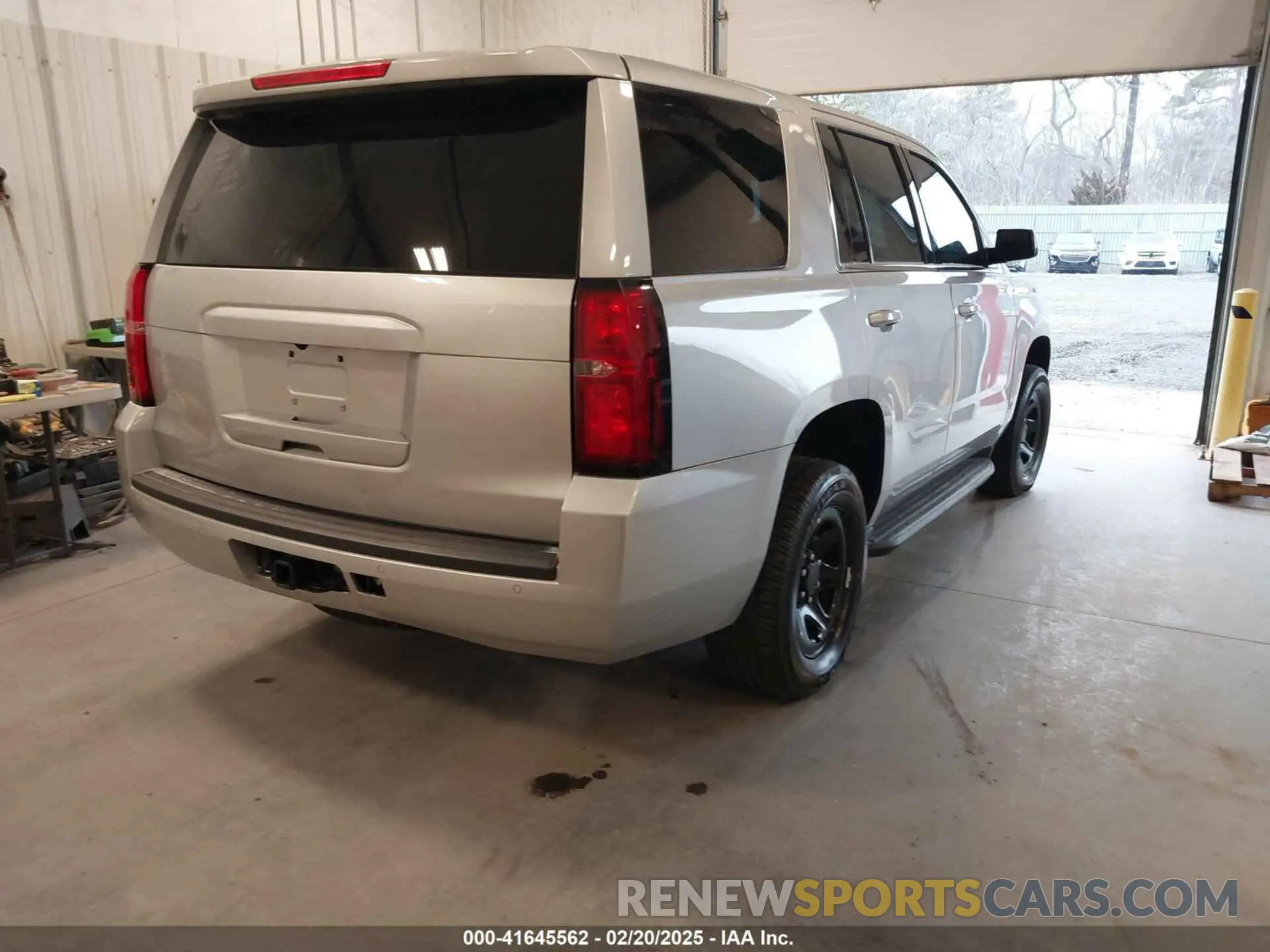 4 Фотография поврежденного автомобиля 1GNLCDEC2KR356485 CHEVROLET TAHOE 2019