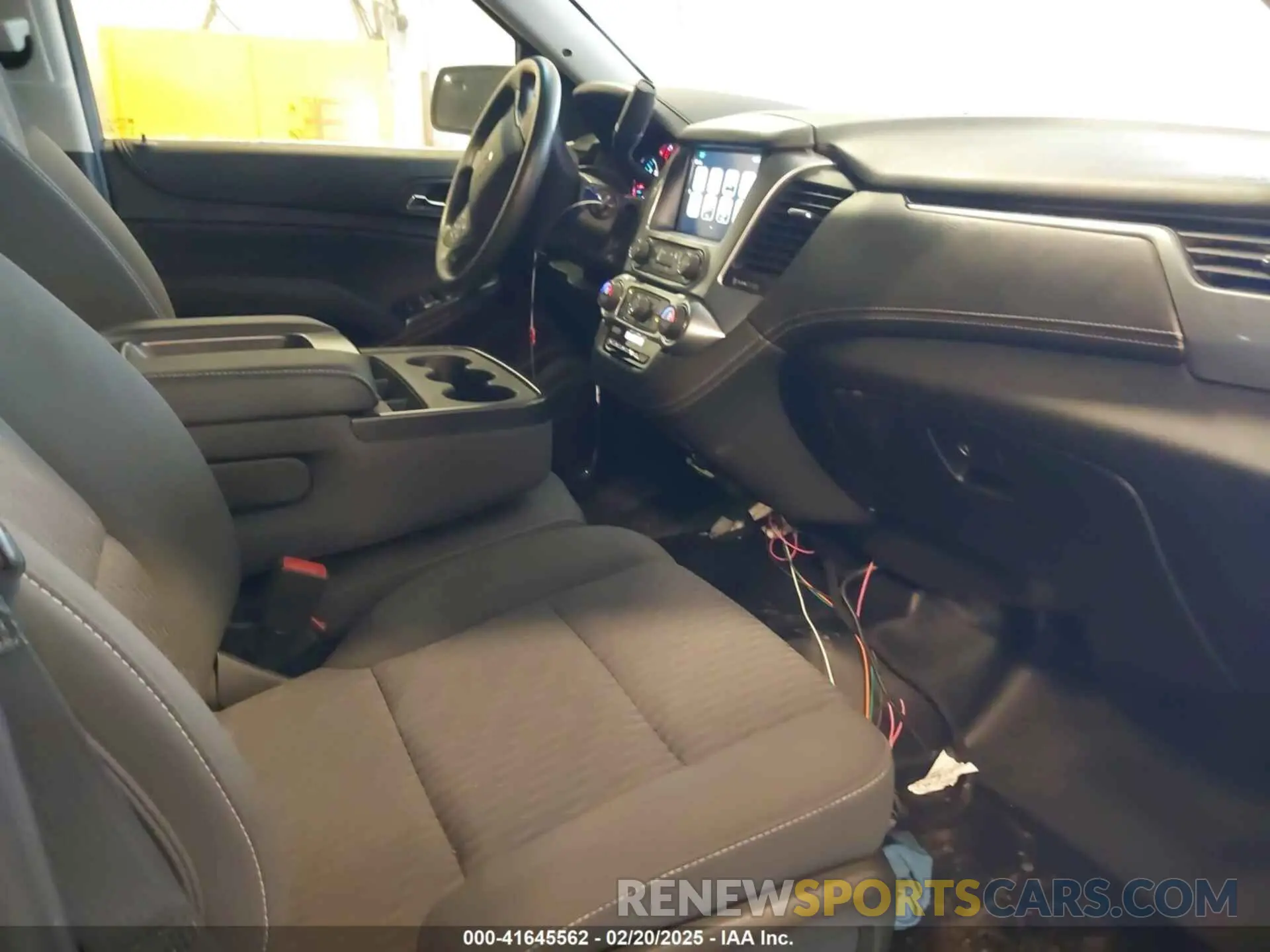 5 Фотография поврежденного автомобиля 1GNLCDEC2KR356485 CHEVROLET TAHOE 2019