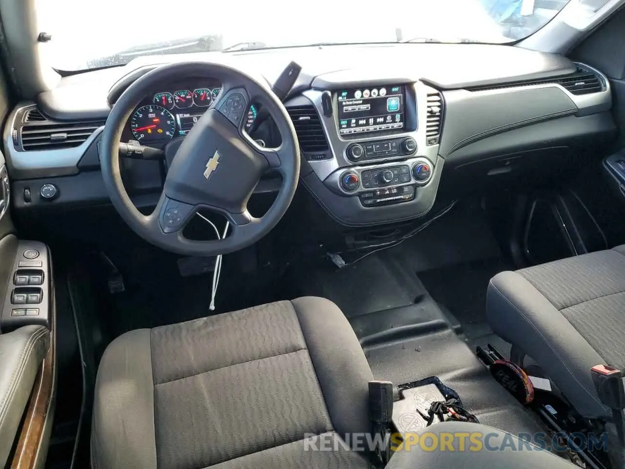 8 Фотография поврежденного автомобиля 1GNLCDEC4KR220035 CHEVROLET TAHOE 2019