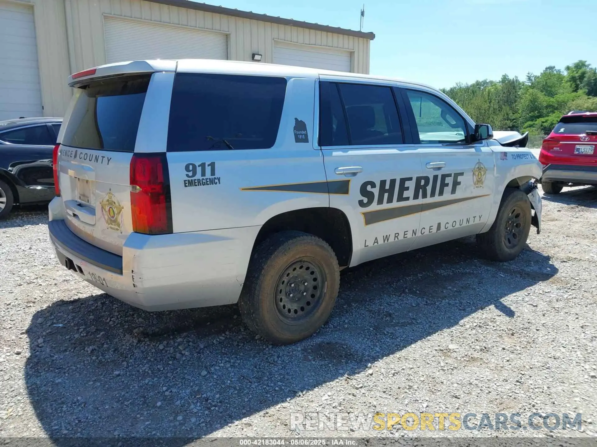 4 Photograph of a damaged car 1GNLCDEC4KR242441 CHEVROLET TAHOE 2019
