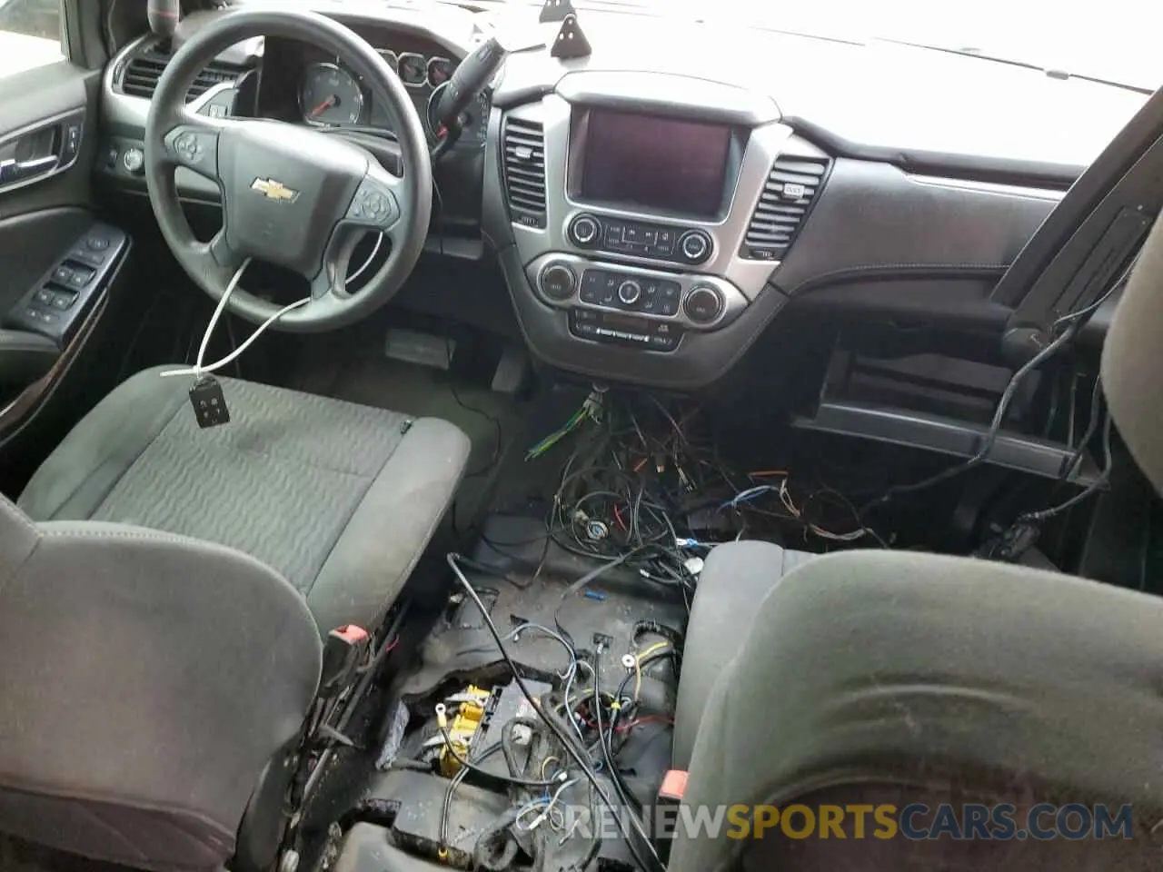 8 Фотография поврежденного автомобиля 1GNLCDEC8KR198072 CHEVROLET TAHOE 2019