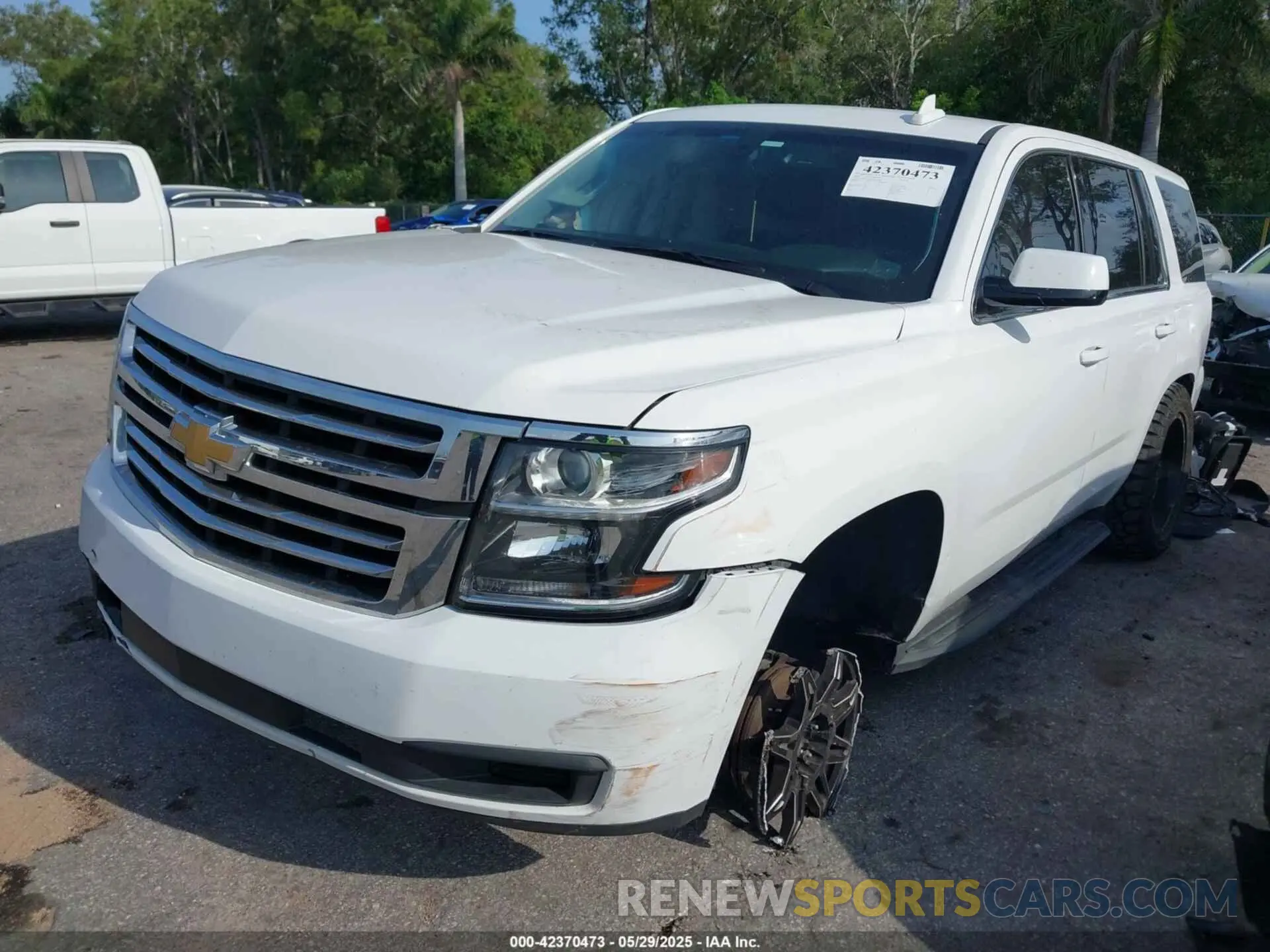 2 Фотография поврежденного автомобиля 1GNLCDECXKR196906 CHEVROLET TAHOE 2019