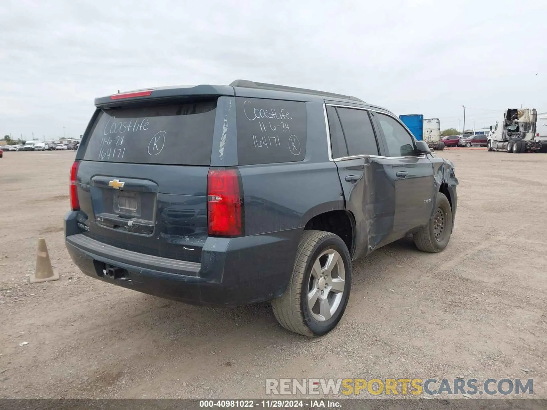 4 Фотография поврежденного автомобиля 1GNSCAKC7KR164171 CHEVROLET TAHOE 2019