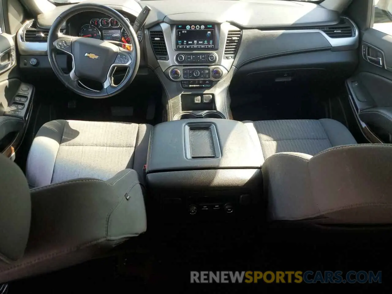 8 Фотография поврежденного автомобиля 1GNSCAKC9KR375548 CHEVROLET TAHOE 2019