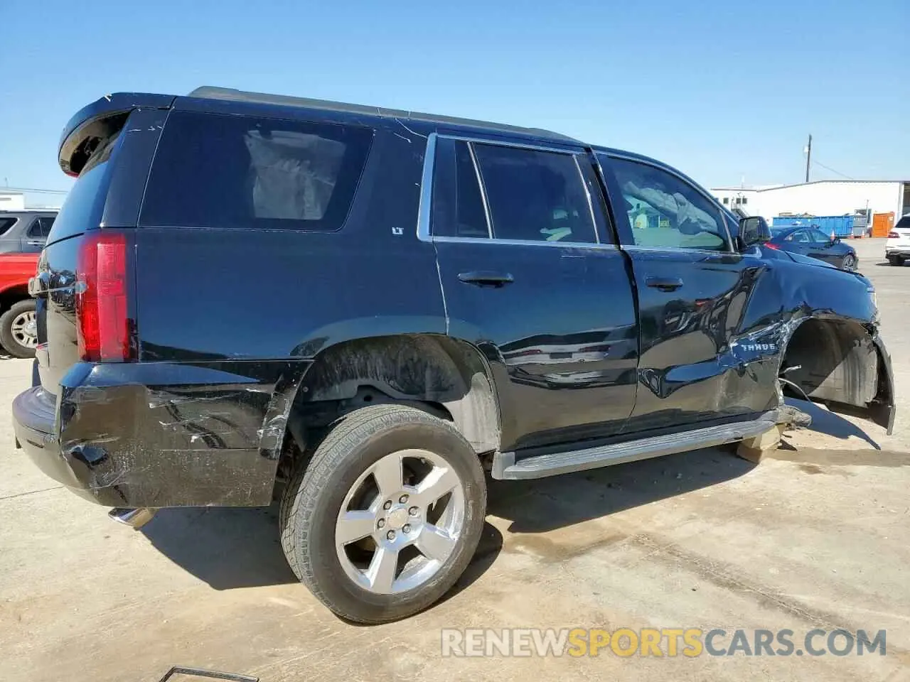 3 Фотография поврежденного автомобиля 1GNSCBKC1KR103355 CHEVROLET TAHOE 2019
