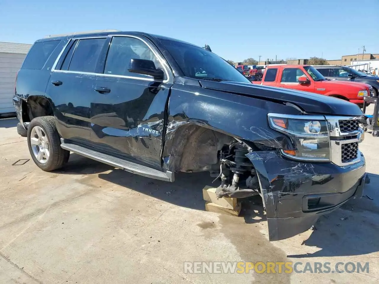 4 Фотография поврежденного автомобиля 1GNSCBKC1KR103355 CHEVROLET TAHOE 2019