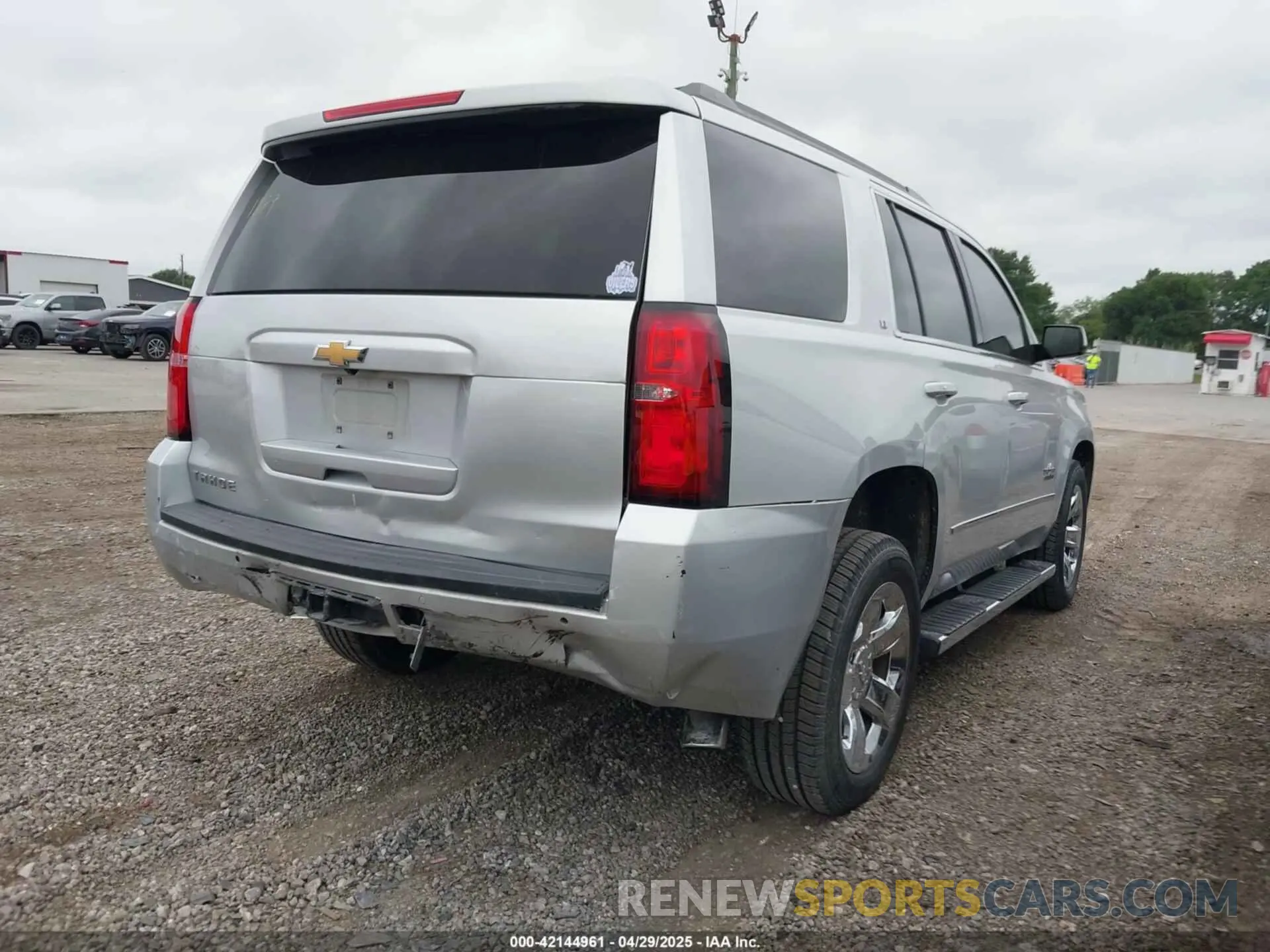 4 Photograph of a damaged car 1GNSCBKC1KR191789 CHEVROLET TAHOE 2019