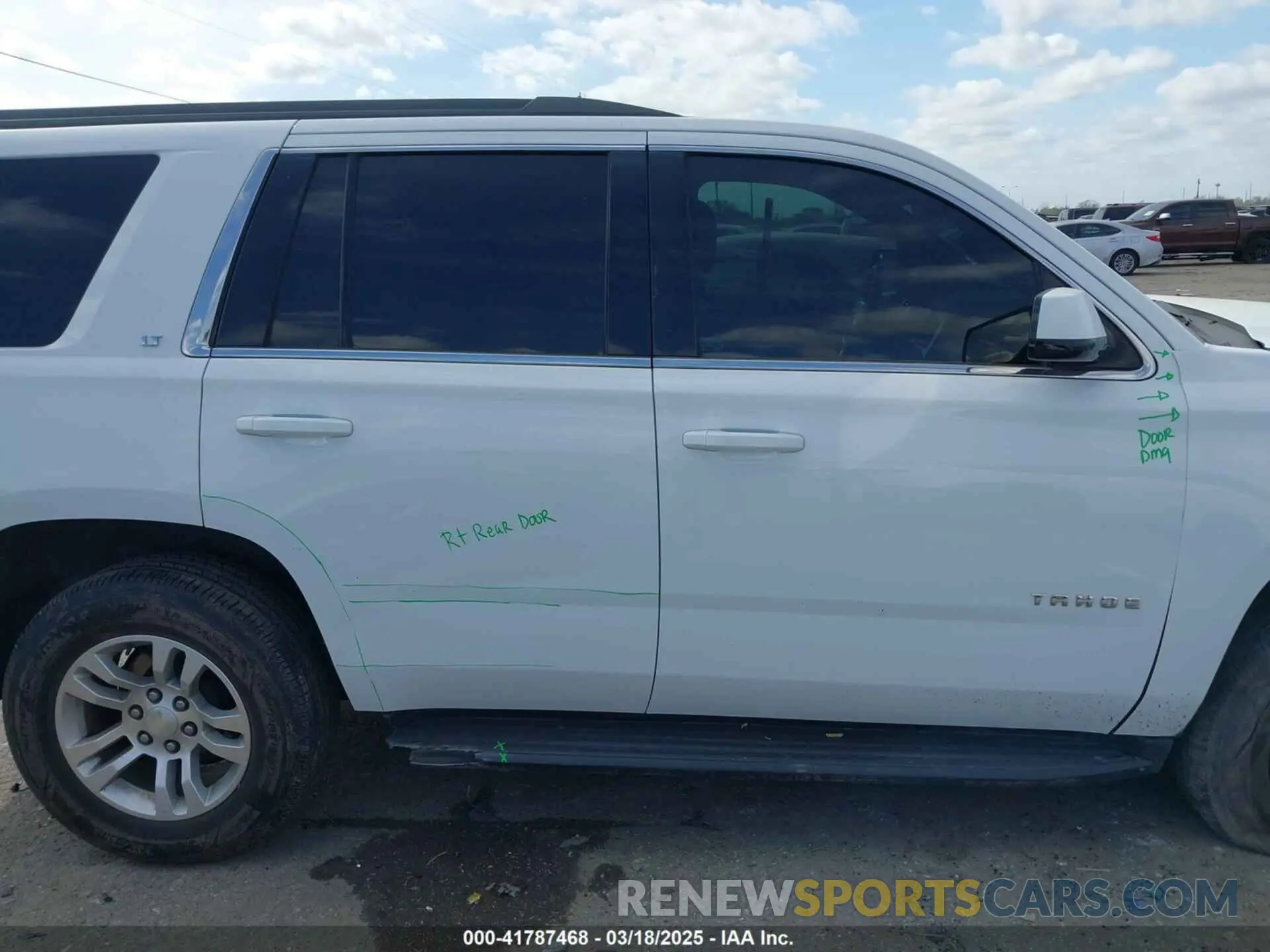 13 Фотография поврежденного автомобиля 1GNSCBKC3KR160818 CHEVROLET TAHOE 2019