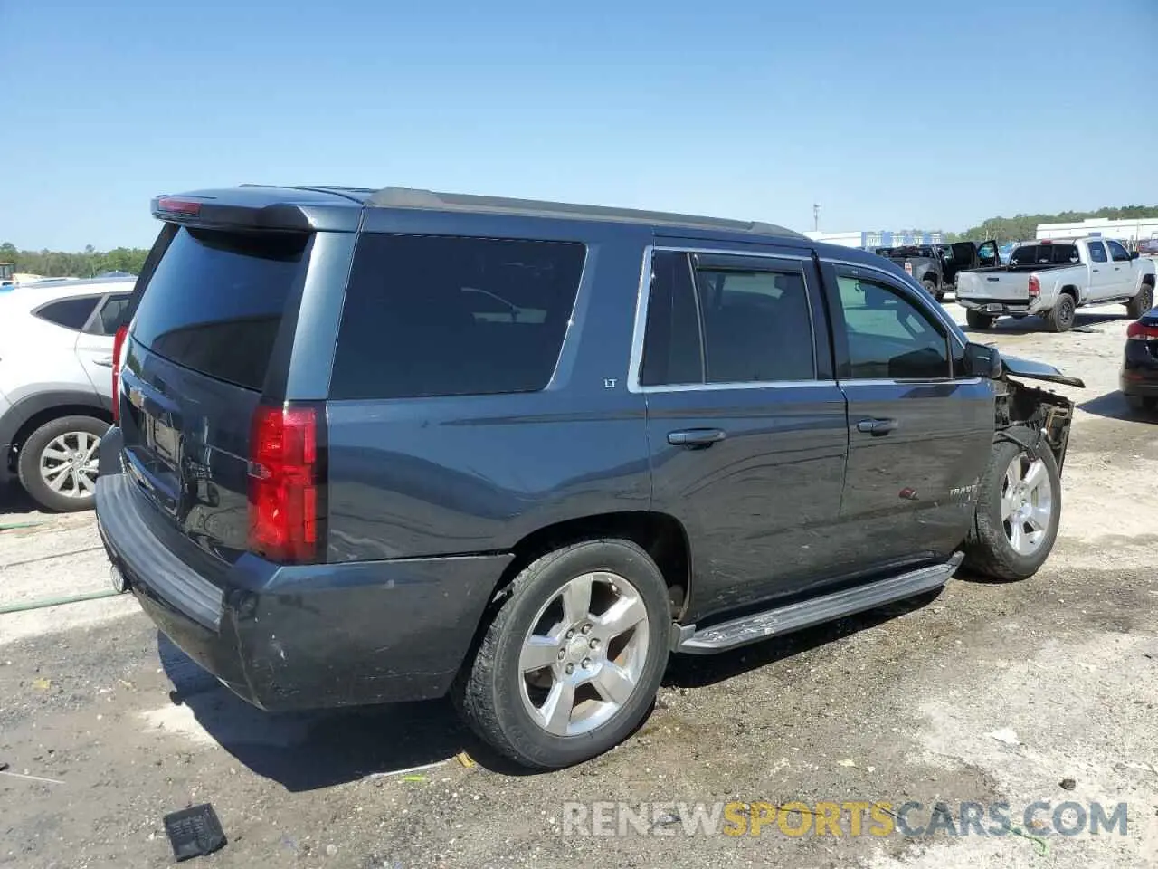 3 Photograph of a damaged car 1GNSCBKC6KR198284 CHEVROLET TAHOE 2019