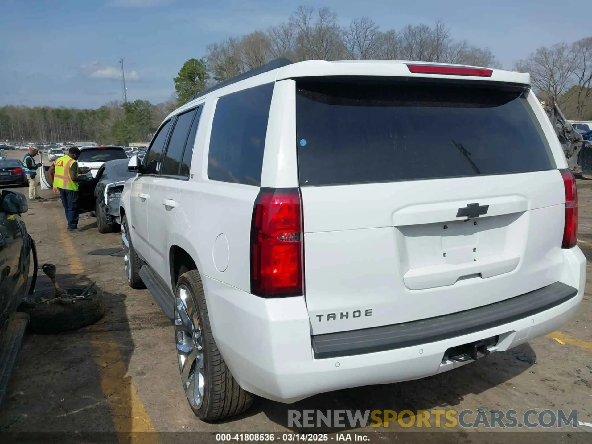 3 Фотография поврежденного автомобиля 1GNSCBKC6KR345154 CHEVROLET TAHOE 2019