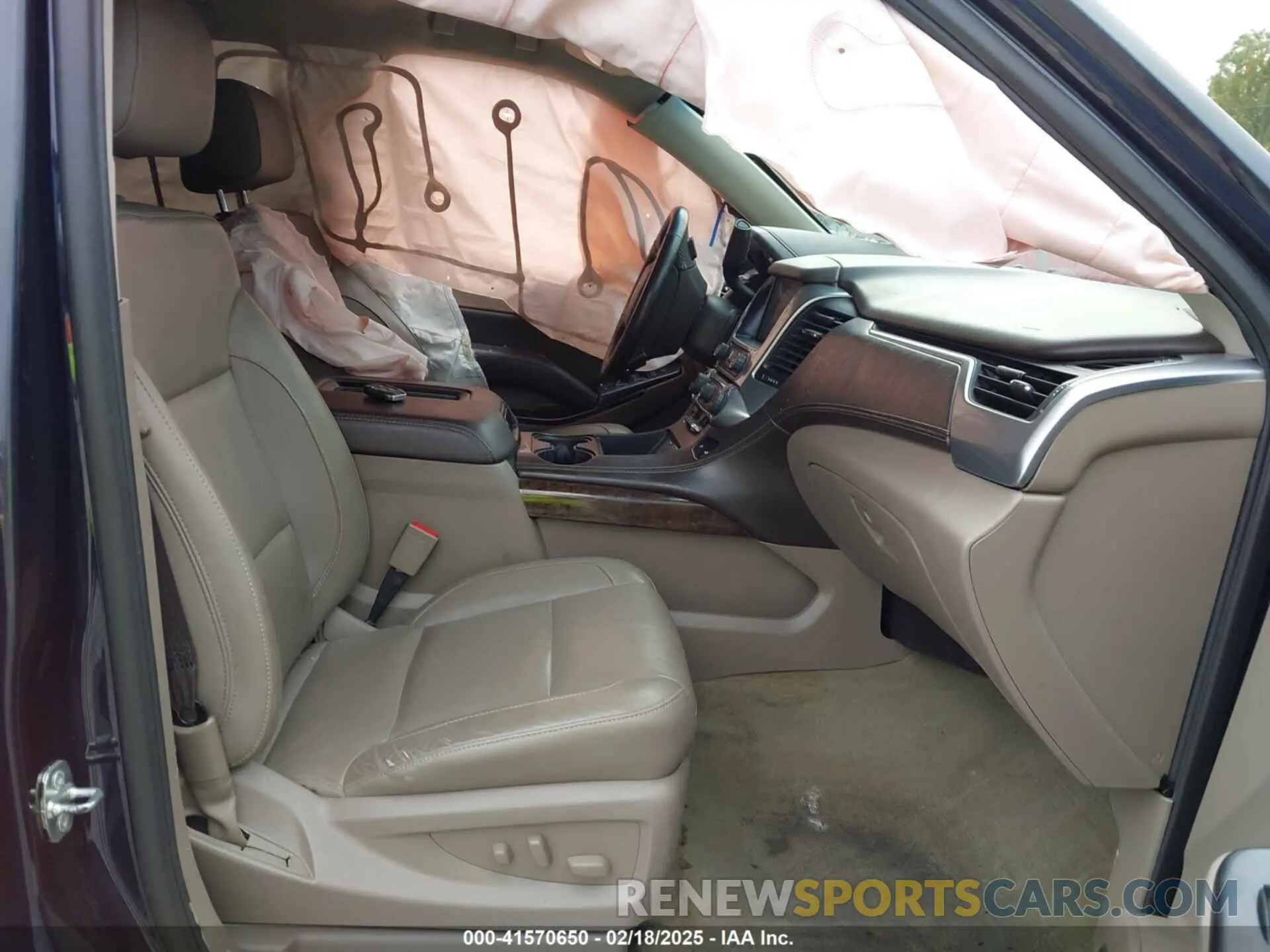 5 Photograph of a damaged car 1GNSCBKC7KR133119 CHEVROLET TAHOE 2019