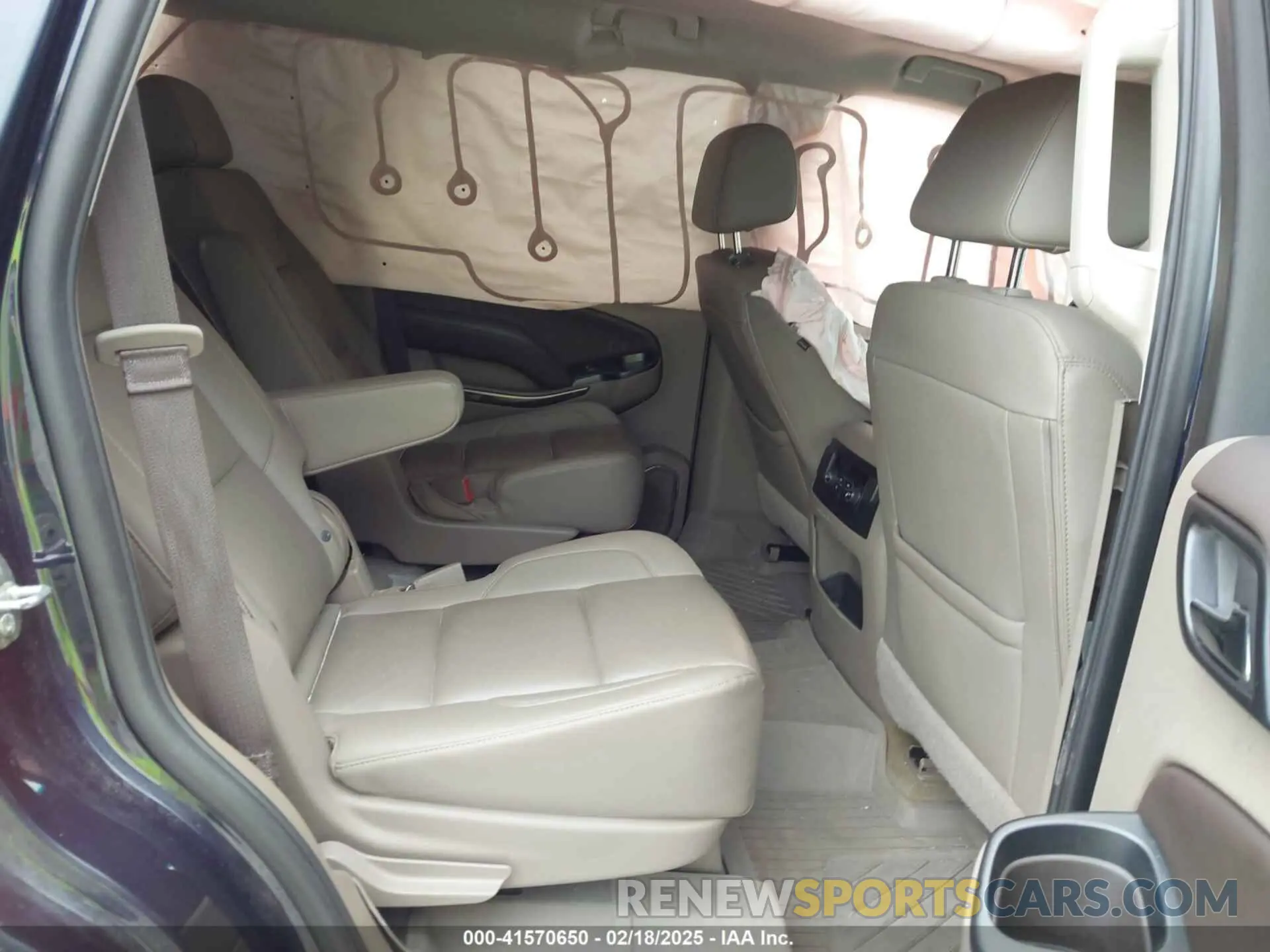 8 Photograph of a damaged car 1GNSCBKC7KR133119 CHEVROLET TAHOE 2019