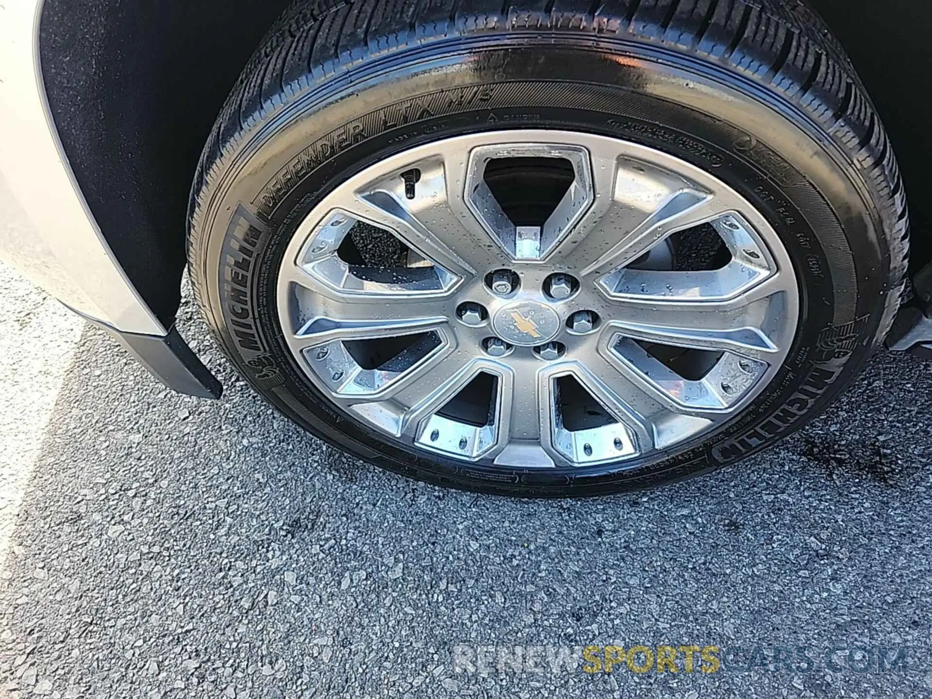 11 Photograph of a damaged car 1GNSCBKC7KR268973 CHEVROLET TAHOE 2019