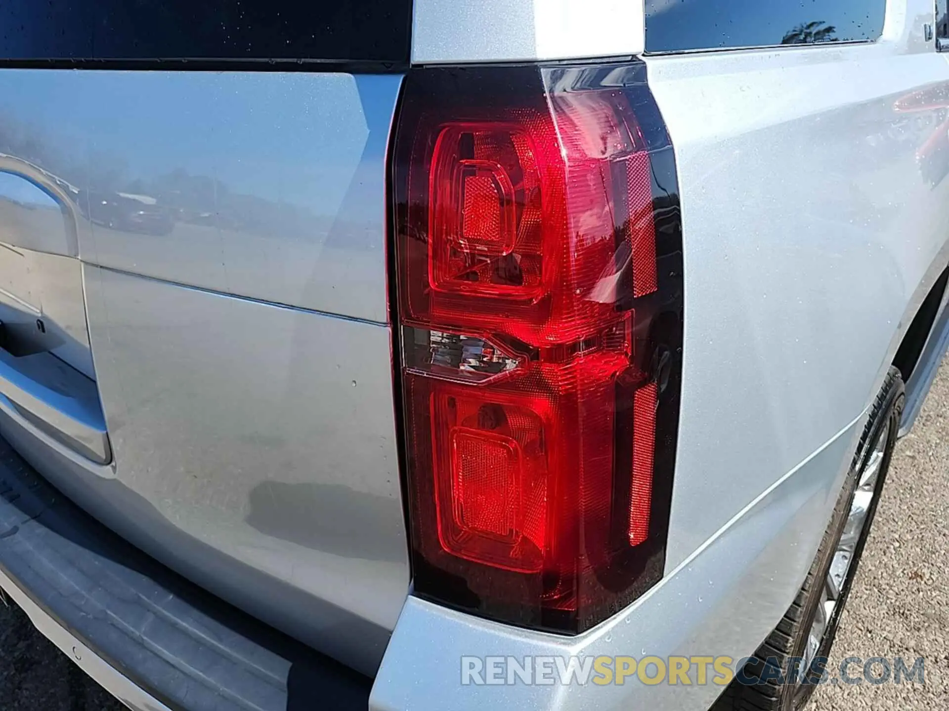 25 Photograph of a damaged car 1GNSCBKC7KR268973 CHEVROLET TAHOE 2019