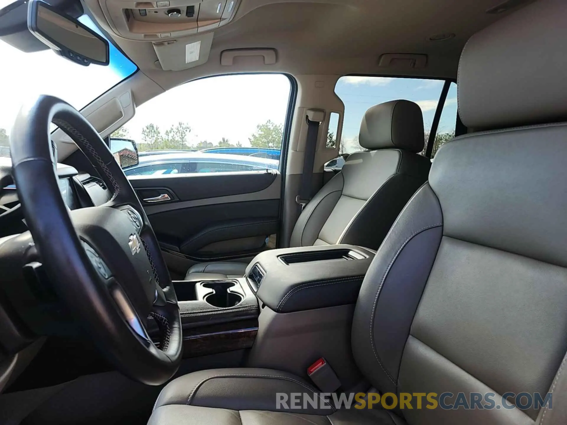 6 Photograph of a damaged car 1GNSCBKC7KR268973 CHEVROLET TAHOE 2019