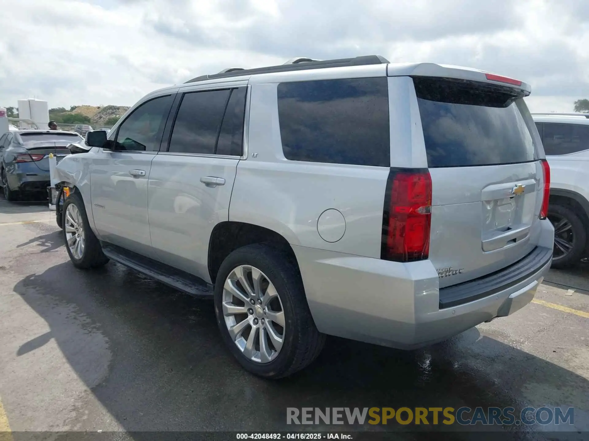 3 Photograph of a damaged car 1GNSCBKC7KR326466 CHEVROLET TAHOE 2019