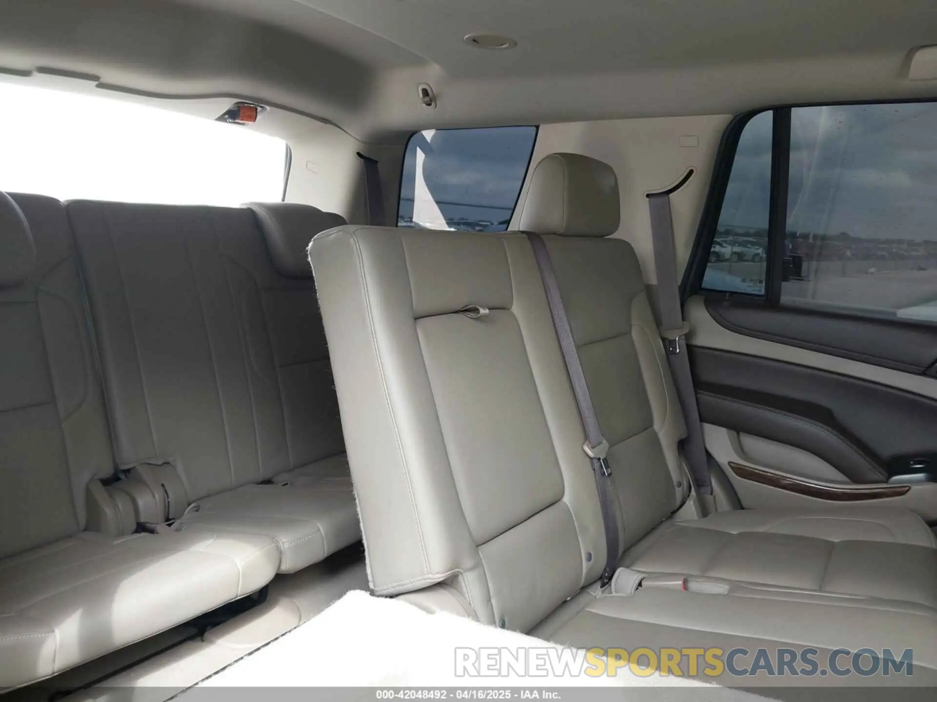 8 Photograph of a damaged car 1GNSCBKC7KR326466 CHEVROLET TAHOE 2019
