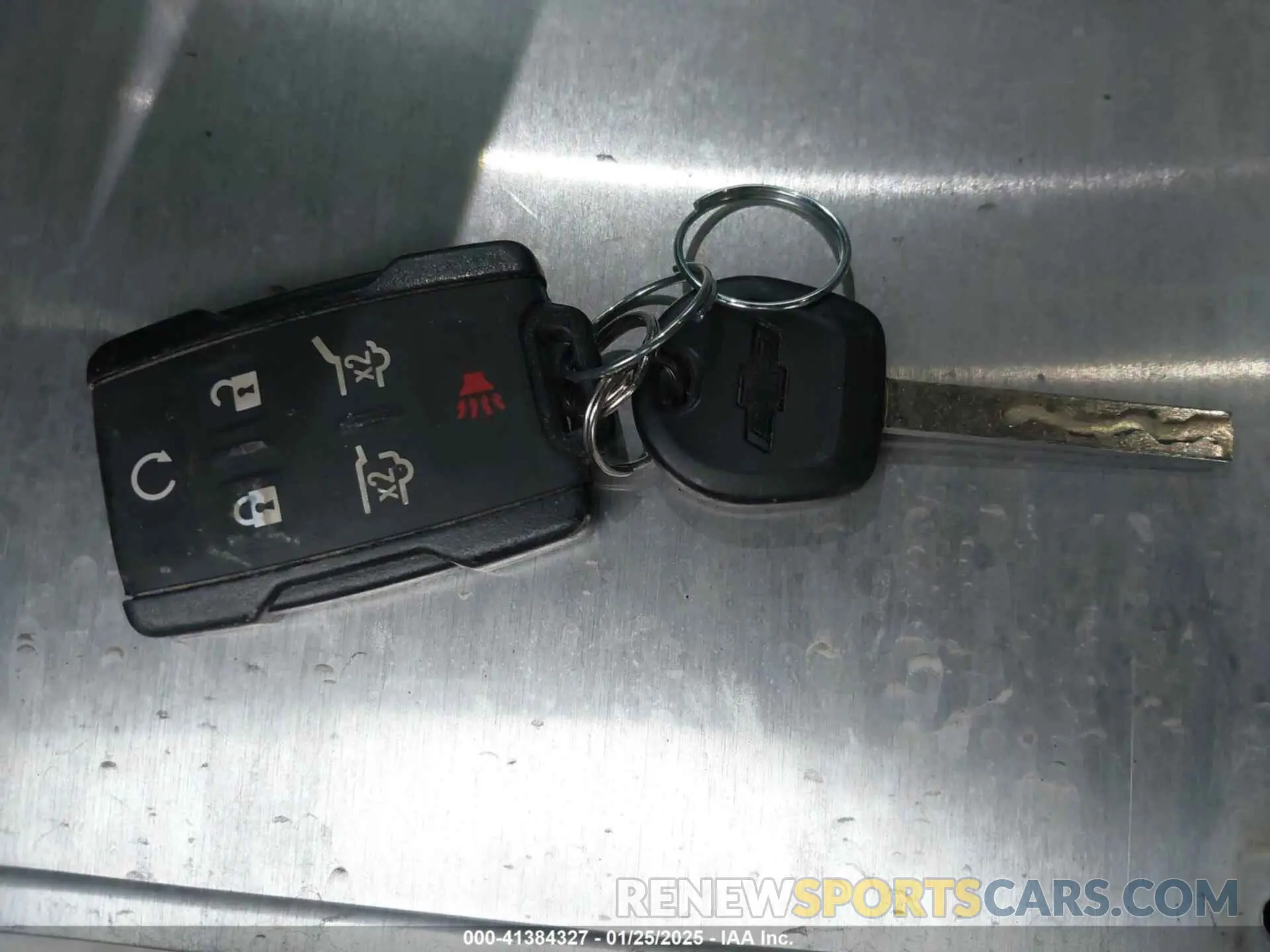 11 Фотография поврежденного автомобиля 1GNSCBKC8KR366460 CHEVROLET TAHOE 2019