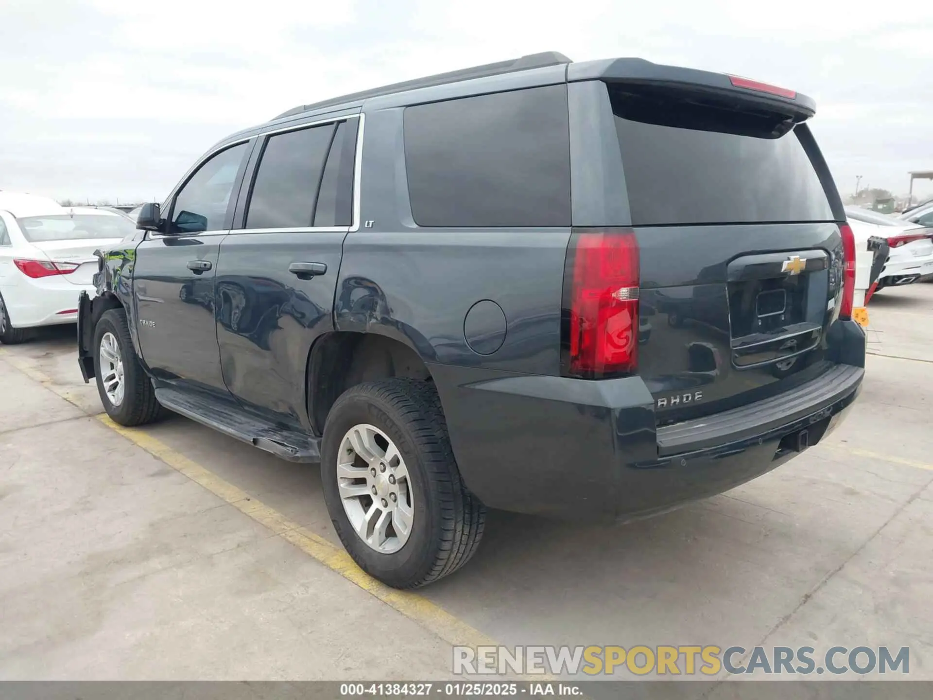 3 Фотография поврежденного автомобиля 1GNSCBKC8KR366460 CHEVROLET TAHOE 2019
