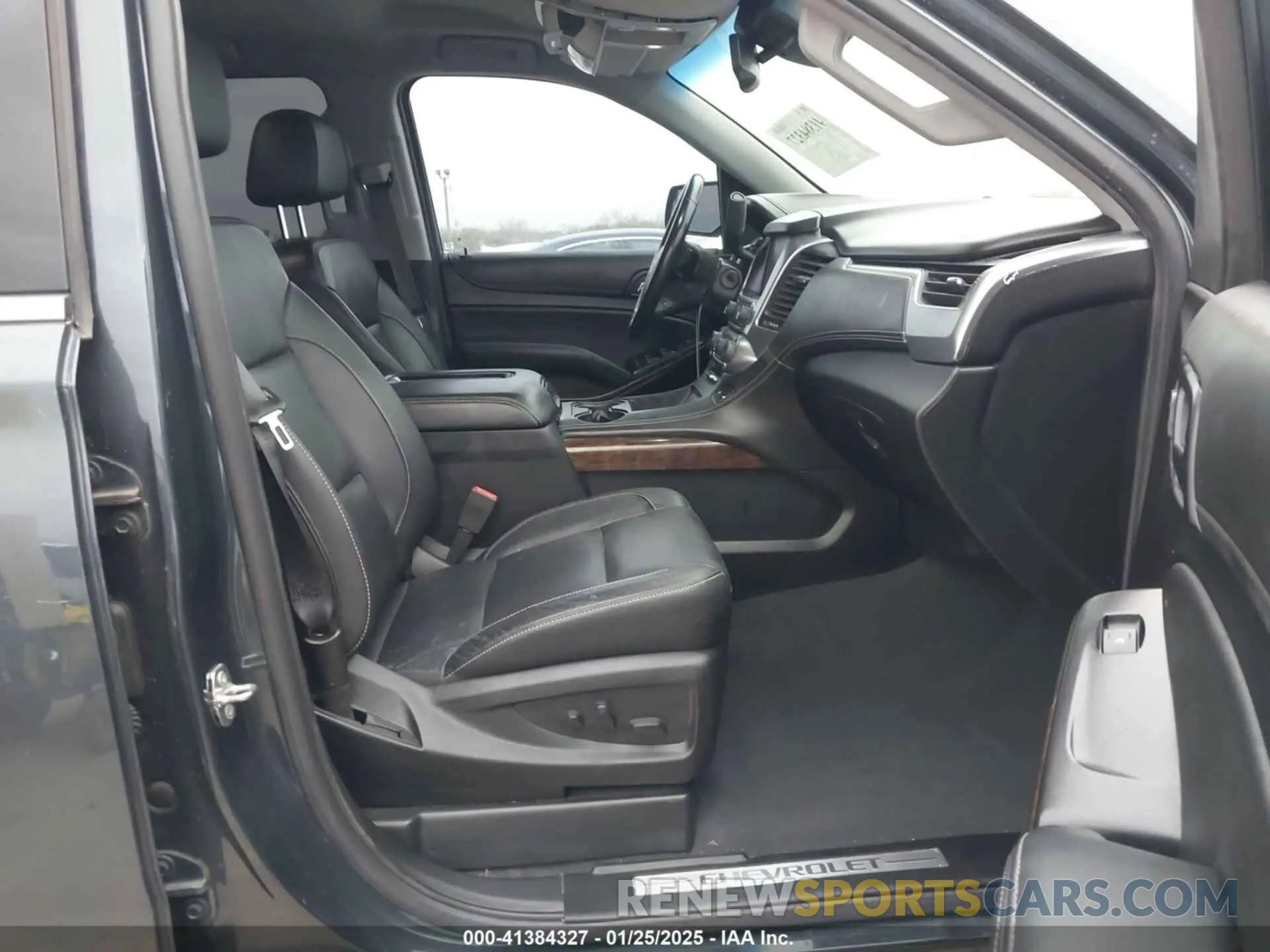 5 Фотография поврежденного автомобиля 1GNSCBKC8KR366460 CHEVROLET TAHOE 2019