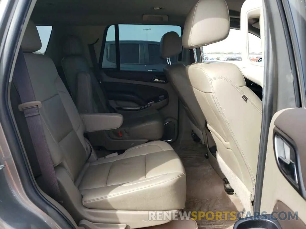 11 Photograph of a damaged car 1GNSCBKC8KR396364 CHEVROLET TAHOE 2019