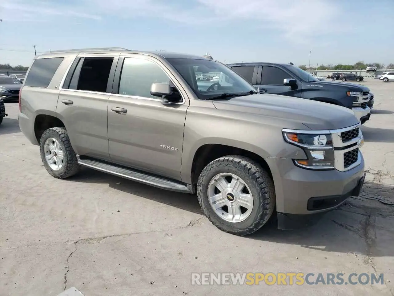 4 Photograph of a damaged car 1GNSCBKC8KR396364 CHEVROLET TAHOE 2019