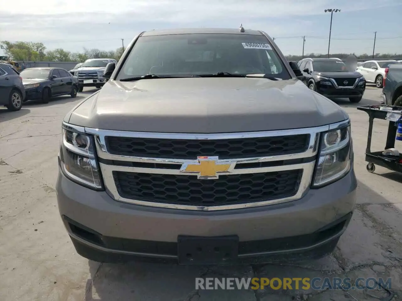 5 Photograph of a damaged car 1GNSCBKC8KR396364 CHEVROLET TAHOE 2019